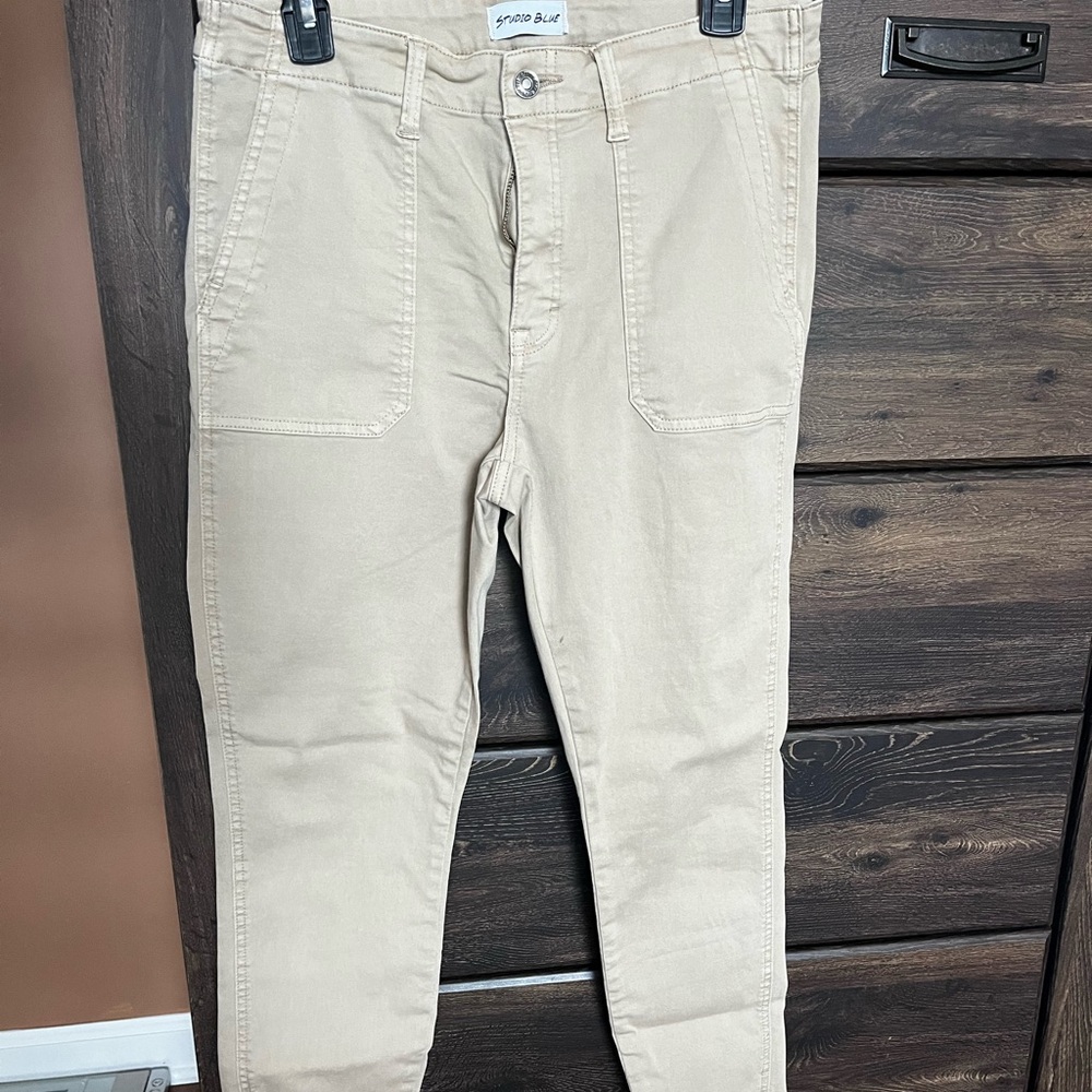 Studio Blue cropped khaki